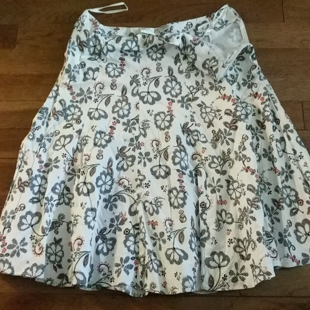 Lola P. cotton stretch white floral skirt XL